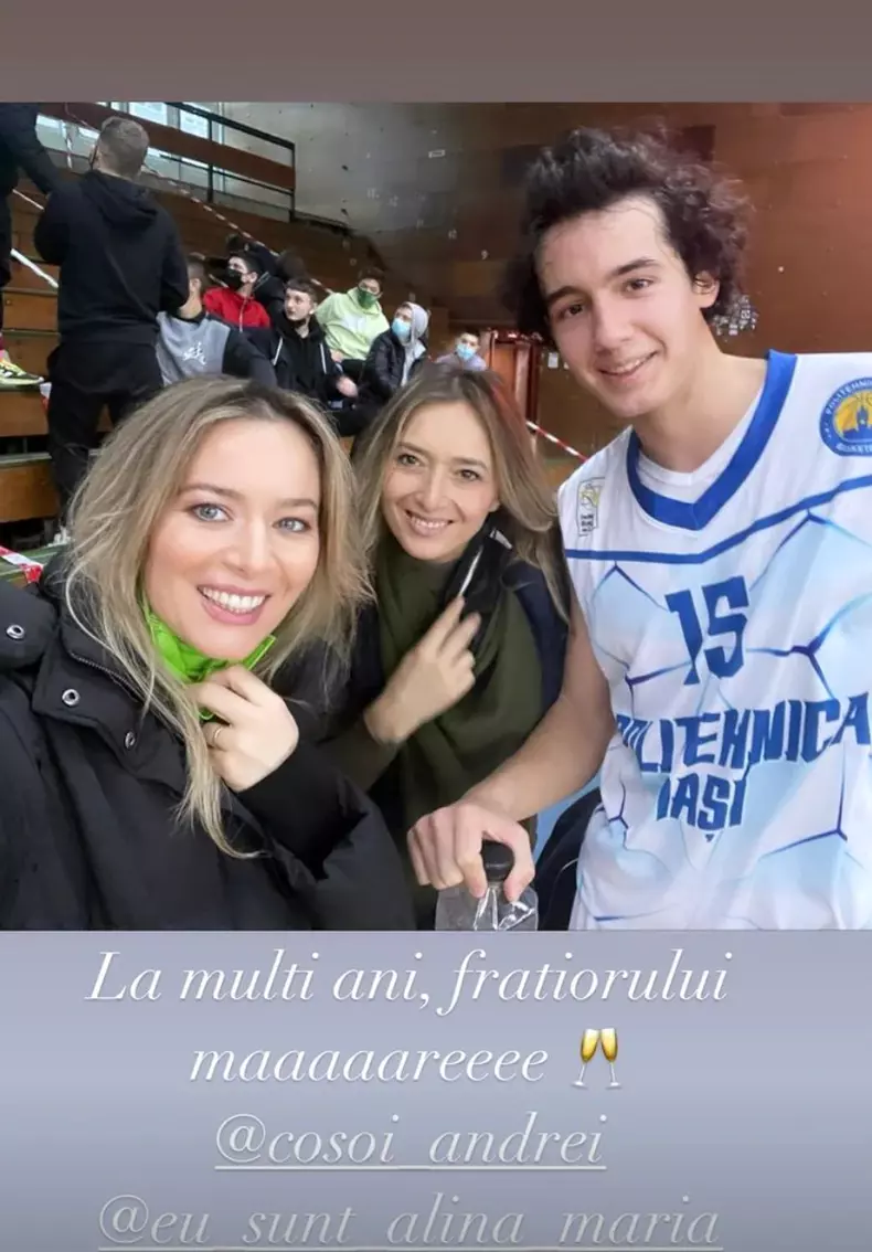 laura-cosoi-si-fratii-ei
