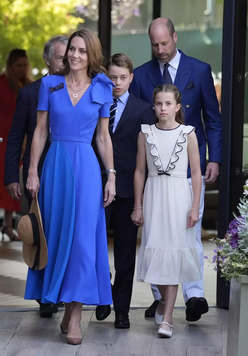 10. Kate Middleton, Prințul William, Prințul George și Prințesa Charlotte