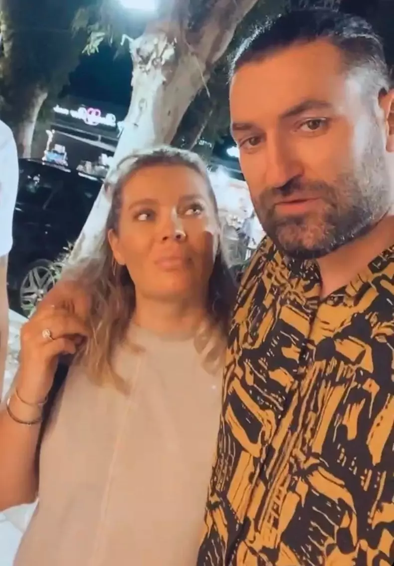 Smiley-declarație-de-dragoste-Gina-Pistol-2