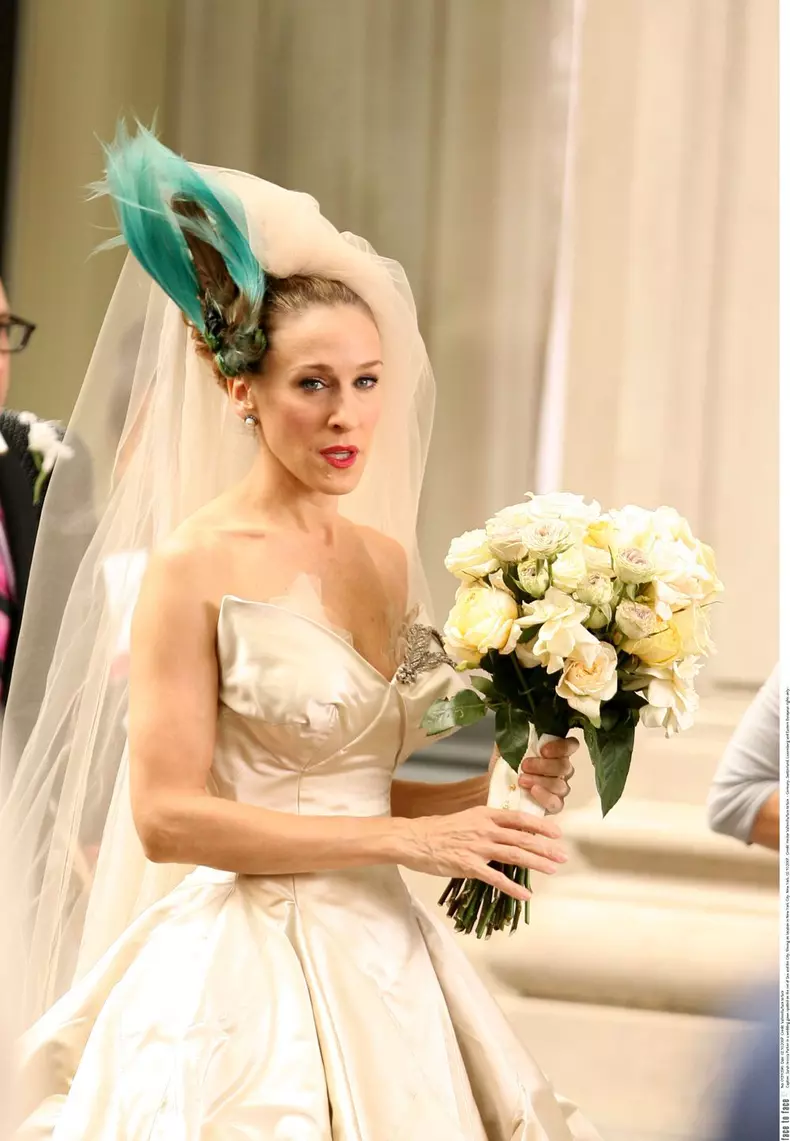 Sarah Jessica Parker in a wedding gown spotted on the set of Sex and the City, filming on location - New York