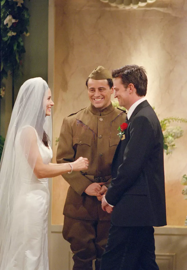 Cum a schimbat Matthew Perry soarta serialului „Friends”. Ce trebuia să facă personajul lui, Chandler Bing