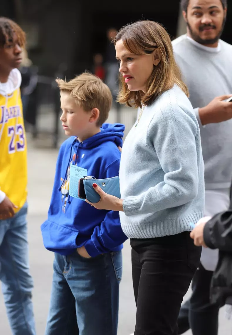 *EXCLUSIVE* Jennifer Garner and her son Samuel arrive to the Lakers game