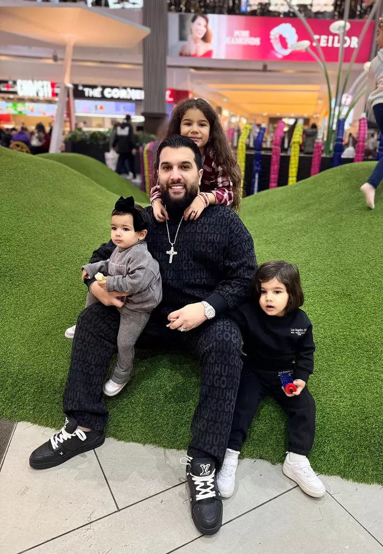 Tzancă Uraganu familie5