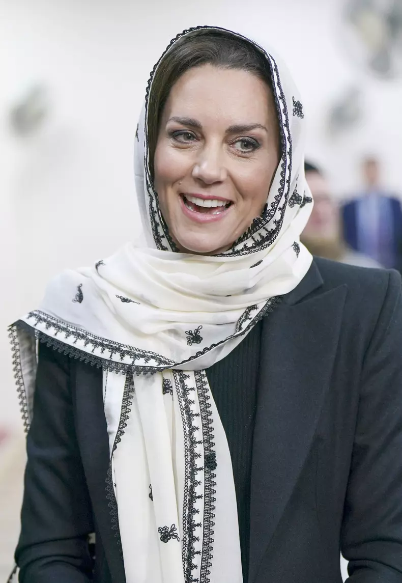Moment stânjenitor pentru Kate Middleton. Ce a pățit prințesa de Wales în timpul unei întâlniri cu un oficial musulman