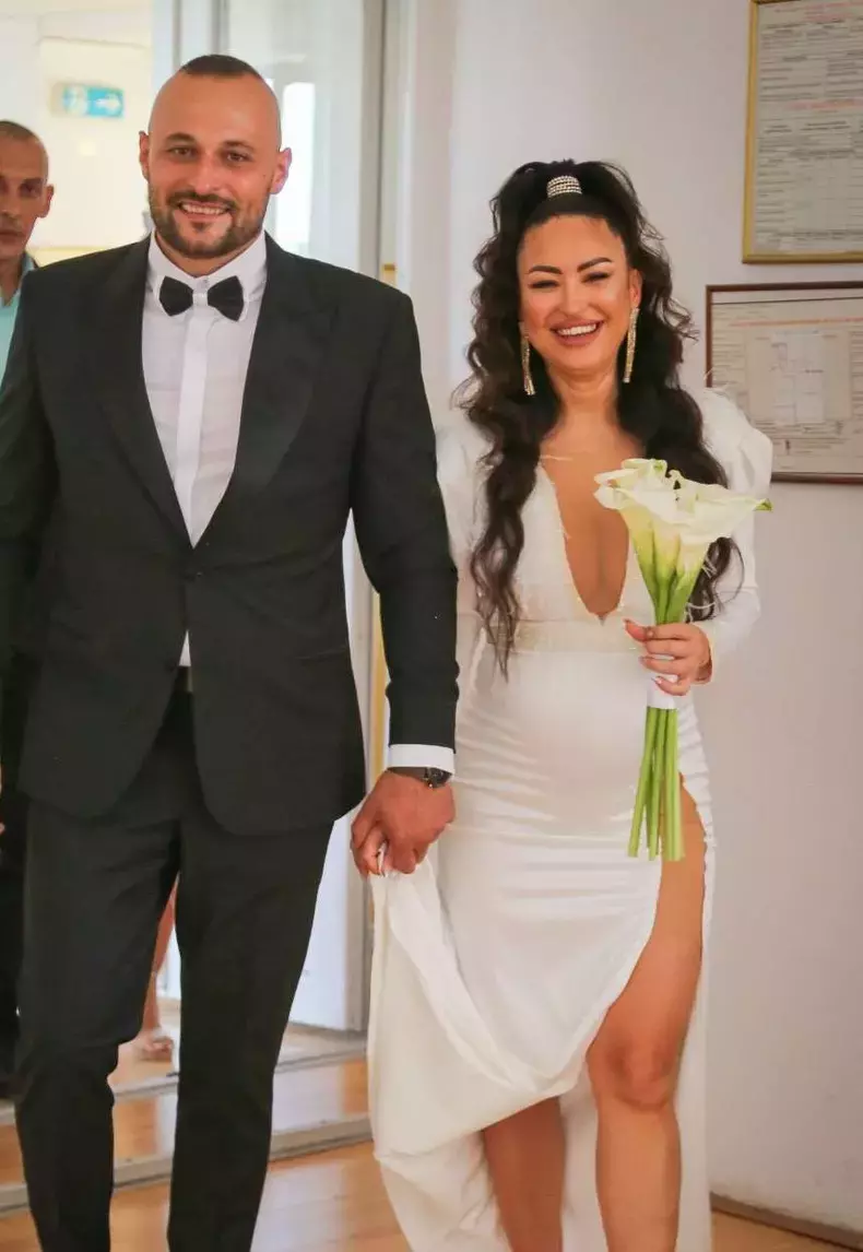 Claudia Shik si sotul ei4
