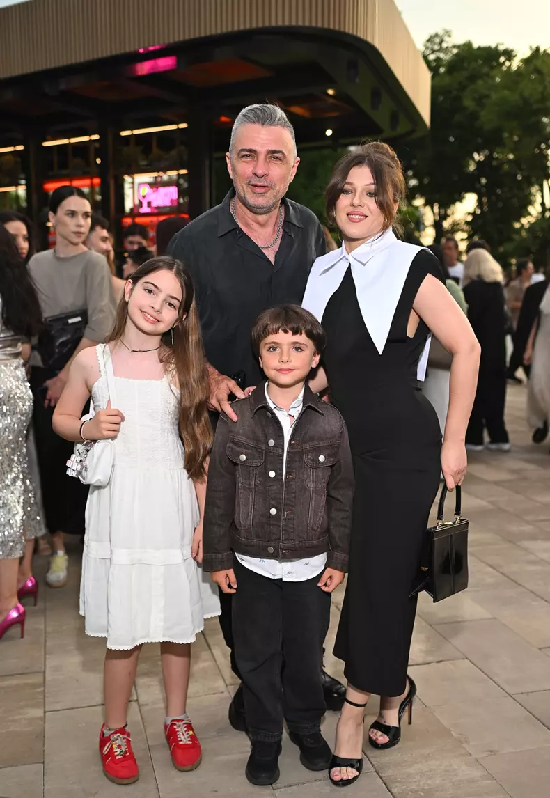 Anastasia Sandu, Cornel Ilie și copiii lui la Elle New Media Awards 2026