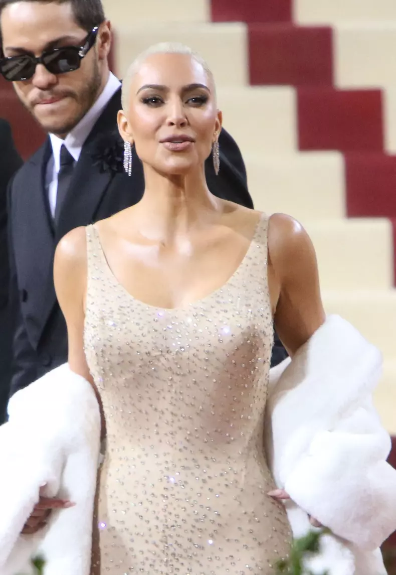 Kim Kardashian a purtat rochia emblematica a lui Marilyn Monroe
