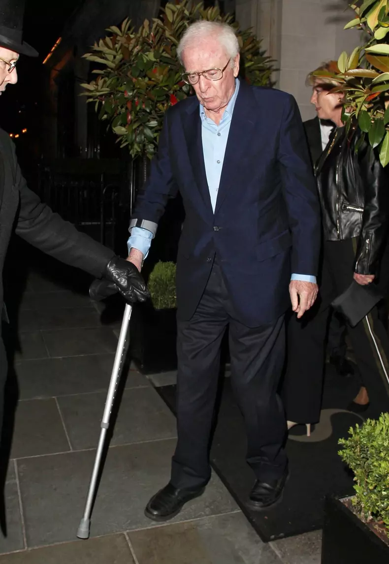 Michael Caine, vacanță relaxantă în Barbados. Cum a fost surprins pe plajă actorul de 90 de ani