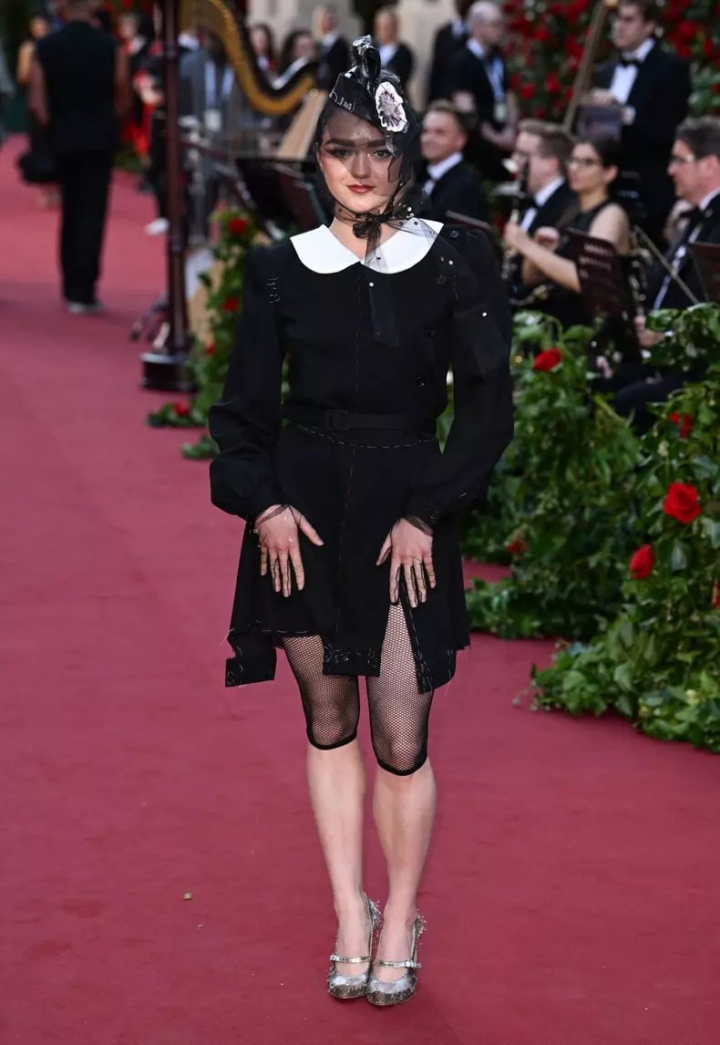 Maisie Williams, transformare dramatică pentru cel mai recent rol al ei. Actrița din „Game of Thrones”, obligată să slăbească 11 kilograme
