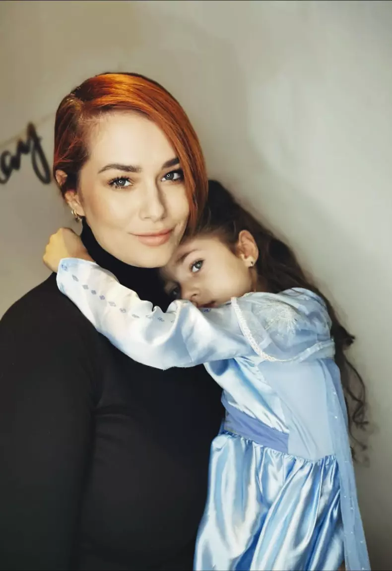 feli-si-tatal-fiicei-sale-s-au-despartit.-anuntul-surprizator-facut-de-artista-2