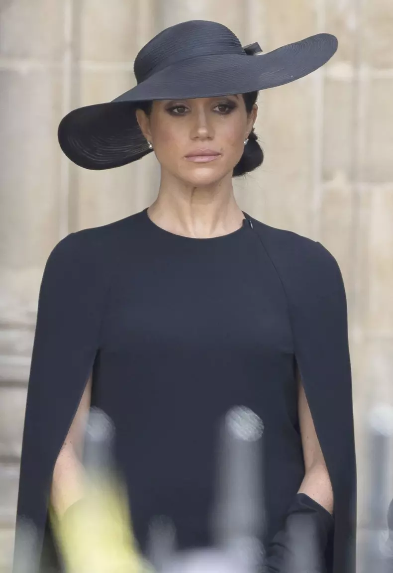 Meghan Markle, surprinsă la plimbare, după ce s-a aflat că a pierdut un contract de milioane. Detaliile surprinse de paparazzi