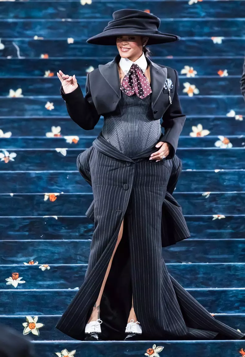 Pregnant Rihanna Debuts Baby Bump on The 2025 Met Gala Celebrating "Superfine: Tailoring Black Style" -  5 May 2025