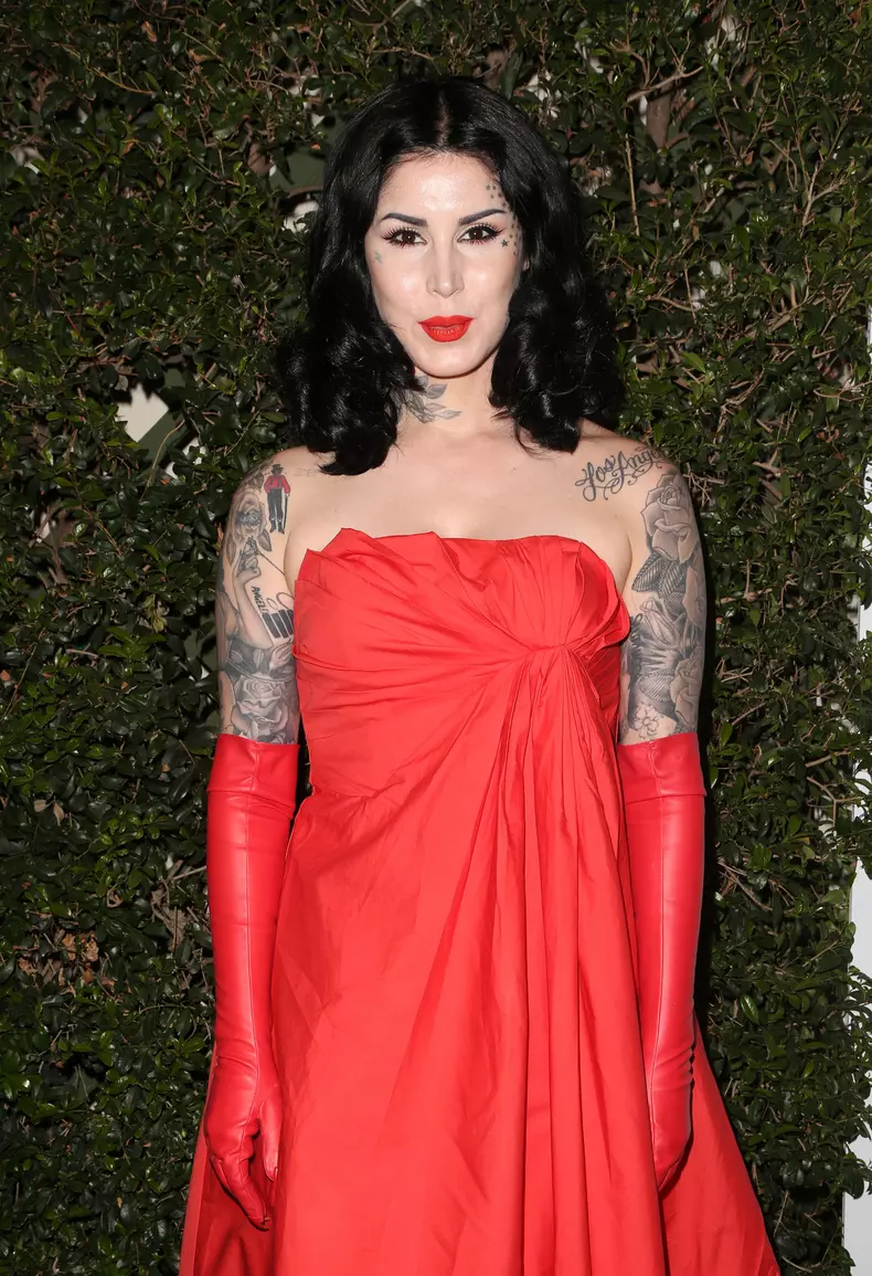 Kat Von D. a ajuns celebră datorită tatuajelor sale și are propriile emisiuni de profil.