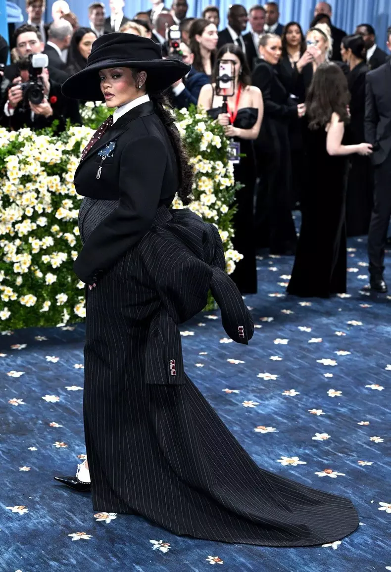 New York, USA. May 5th, 2025. Rihanna at the 2025 Costume Institute Benefit Gala celebrating the opening of the exhibition Superfine, Tailoring Black Style. Held at The Metropolitan Museum of Art. Credit: Doug Peters/EMPICS/Alamy Live News