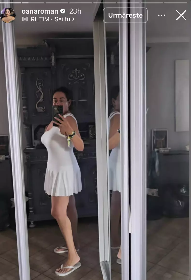 Oana Roman în costum de baie (2)