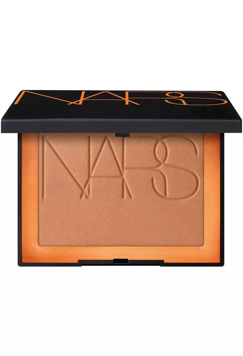 Pudră bronzantă Laguna Bronzing Powder, NARS, 198 lei (disponibilă pe notino.ro)