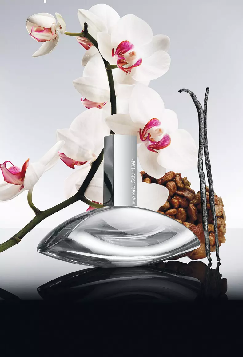 Parfumul intens pentru femei Calvin Klein Euphoria Signature Elixir
