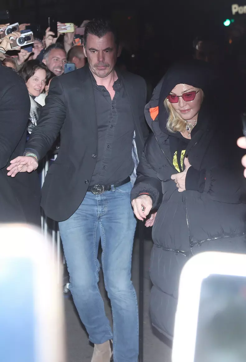 La chanteuse Madonna arrive au Grand Rex pour y donner un concert à Paris