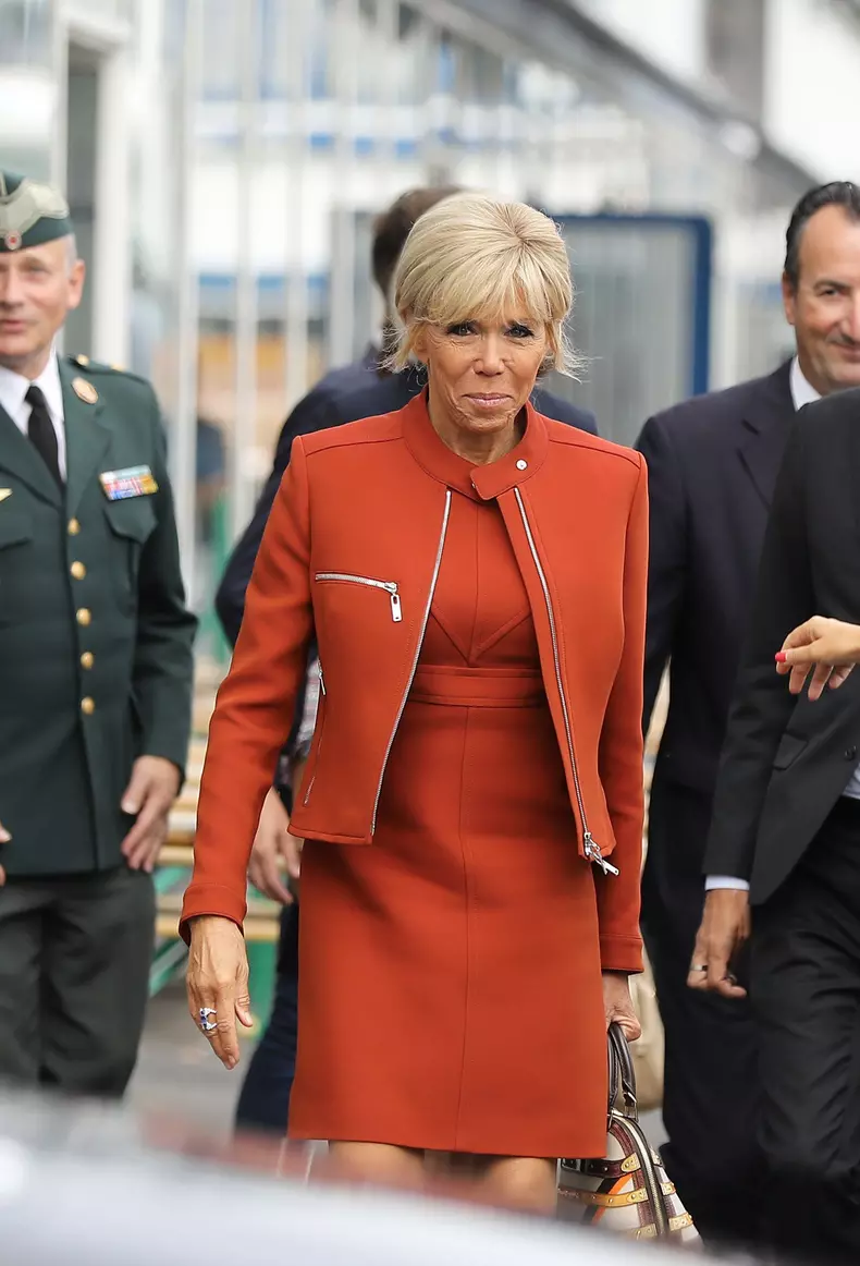Cum a apărut Brigitte Macron la o întâlnire oficială