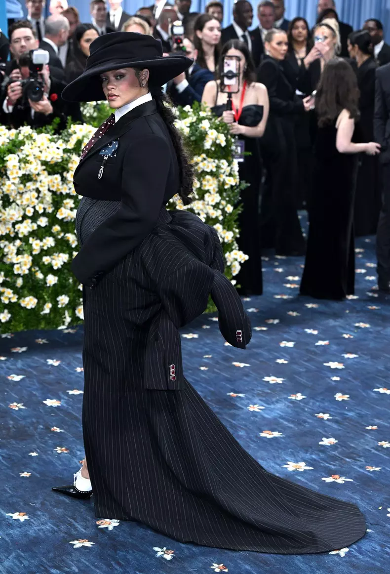 New York, USA. May 5th, 2025. Rihanna at the 2025 Costume Institute Benefit Gala celebrating the opening of the exhibition Superfine, Tailoring Black Style. Held at The Metropolitan Museum of Art. Credit: Doug Peters/EMPICS/Alamy Live News