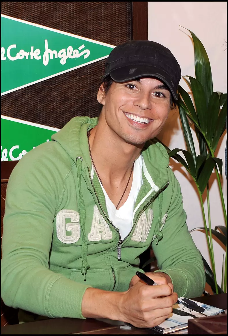 JULIO IGLESIAS JUNIOR FAIT LA PROMOTION DE SON DERNIER ALBUM "PO