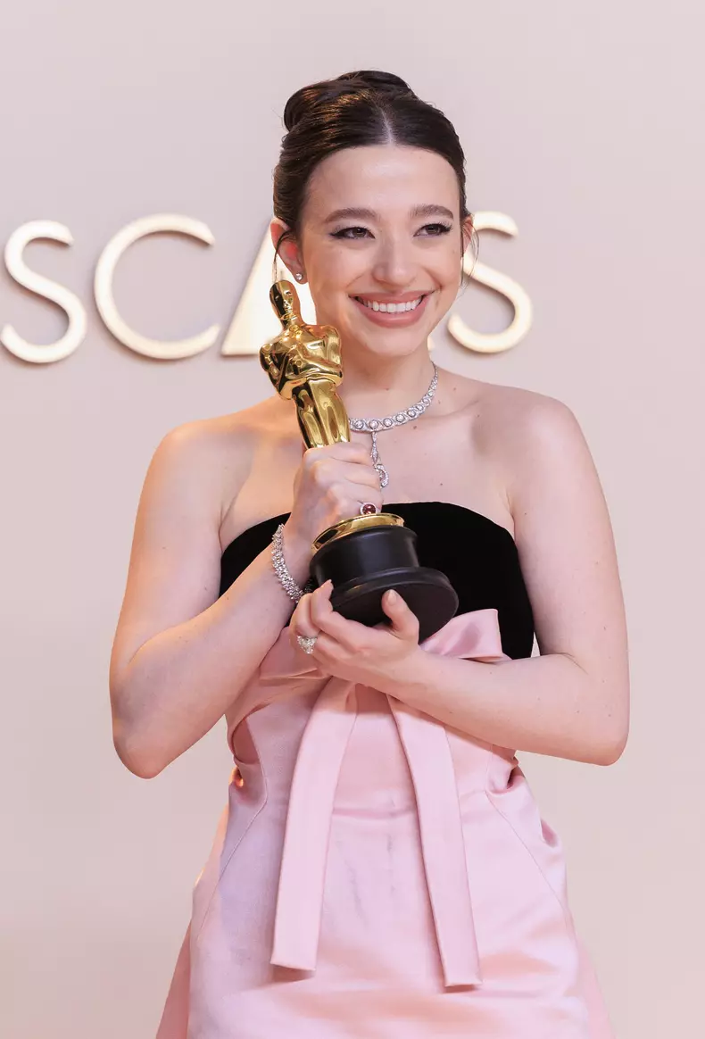 Mikey-Madison-premiile-oscar-2025
