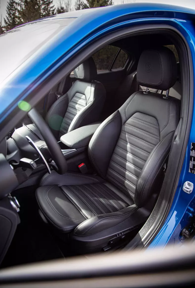 Alfa-Romeo-Giulia-23