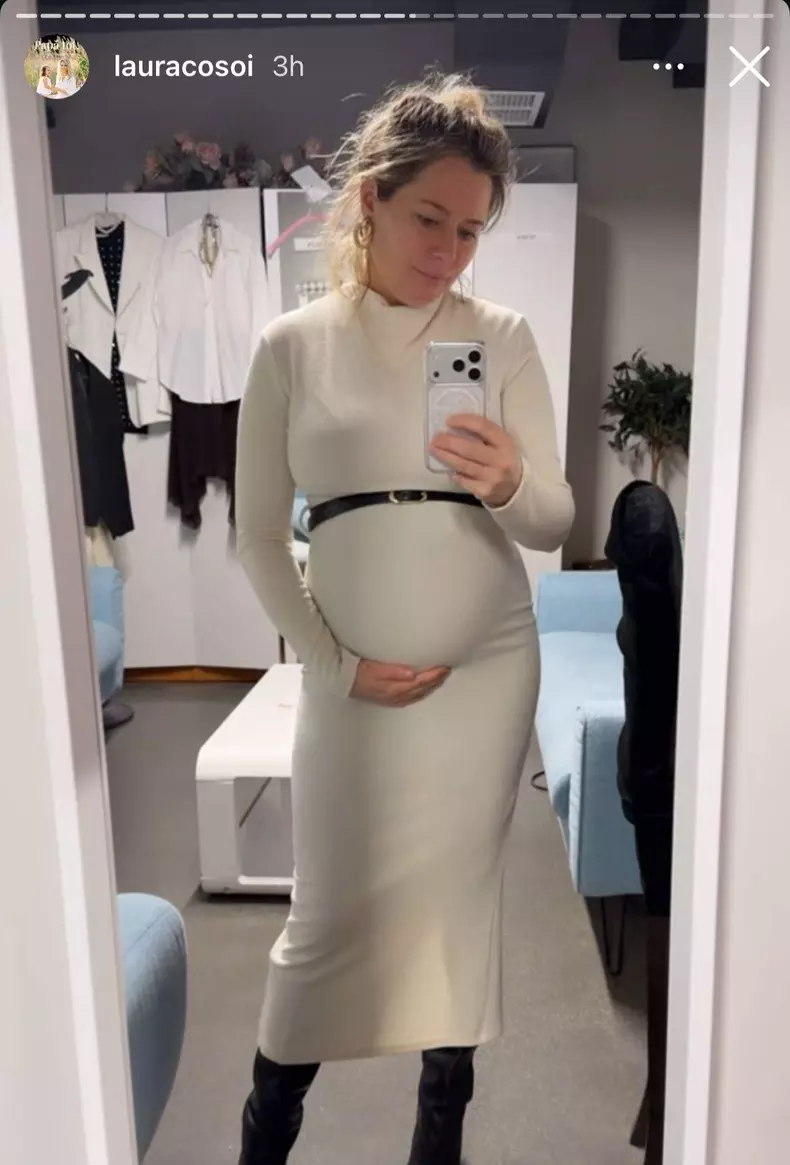 Laura Cosoi insarcinata cu al cincilea copil