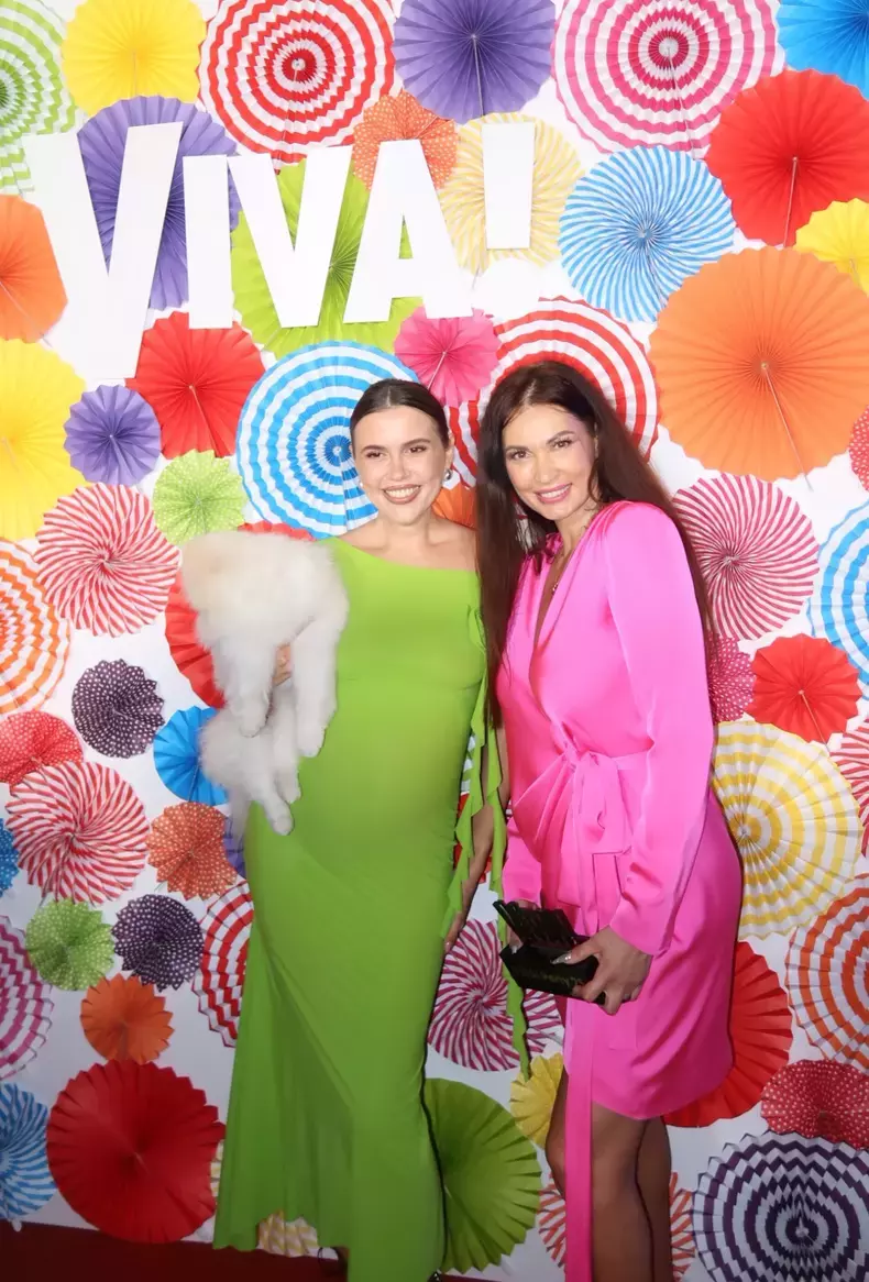 nicoleta-luciu-emily-burghelea-viva-party