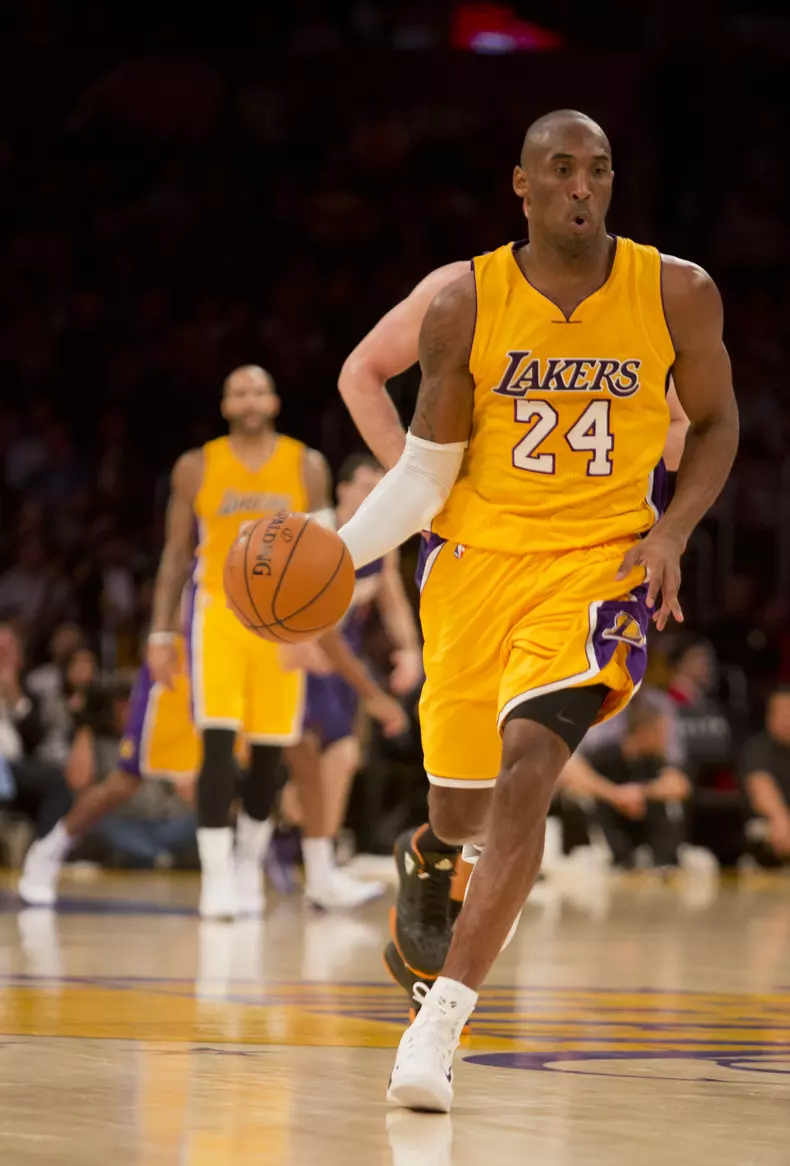 Kobe Bryant dies. He was 41.