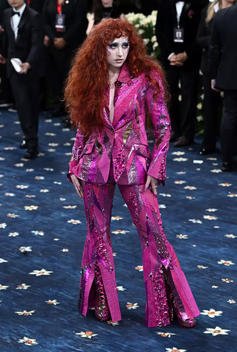 New York, USA. May 5th, 2025. Chappell Roan at the 2025 Costume Institute Benefit Gala celebrating the opening of the exhibition Superfine, Tailoring Black Style. Held at The Metropolitan Museum of Art. Credit: Doug Peters/EMPICS/Alamy Live News