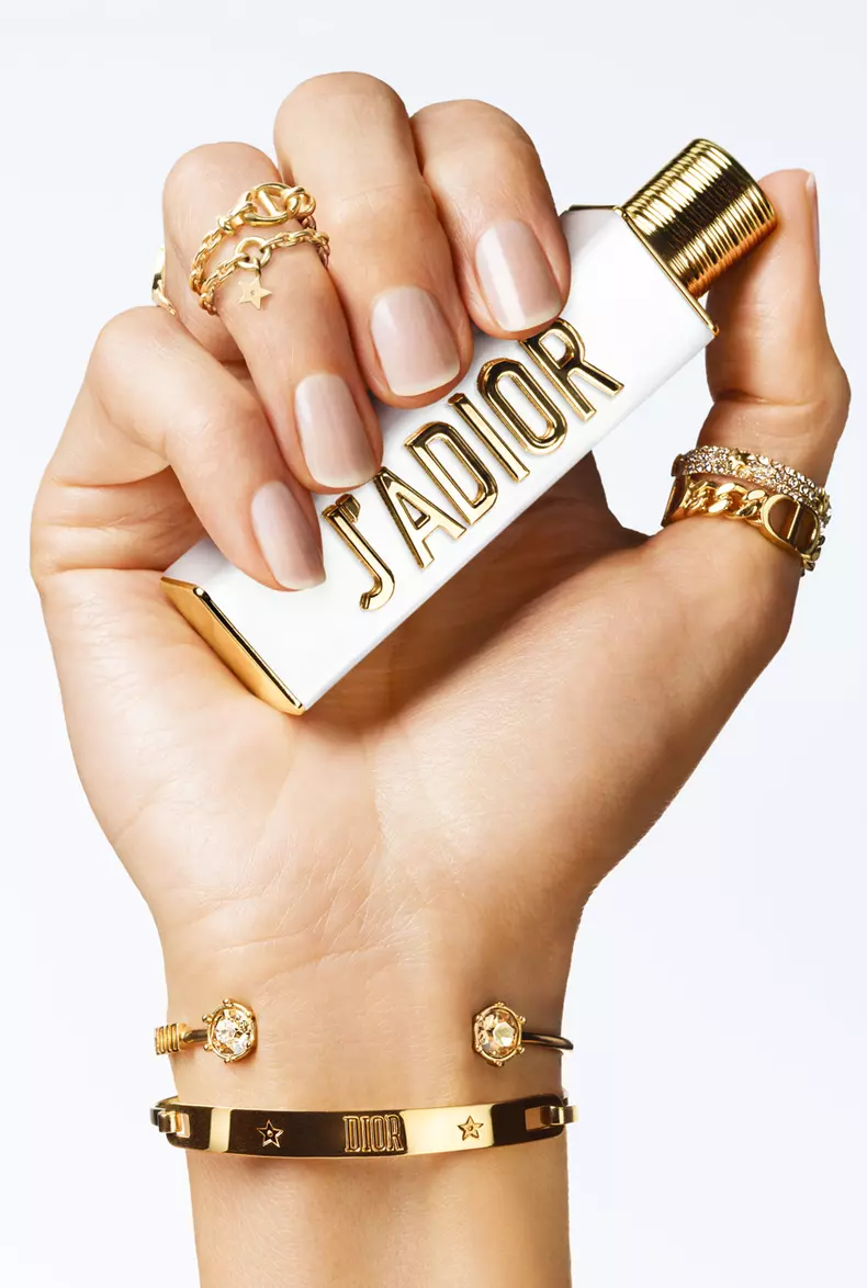 Apa de parfum J’adore, varianta parfum solid