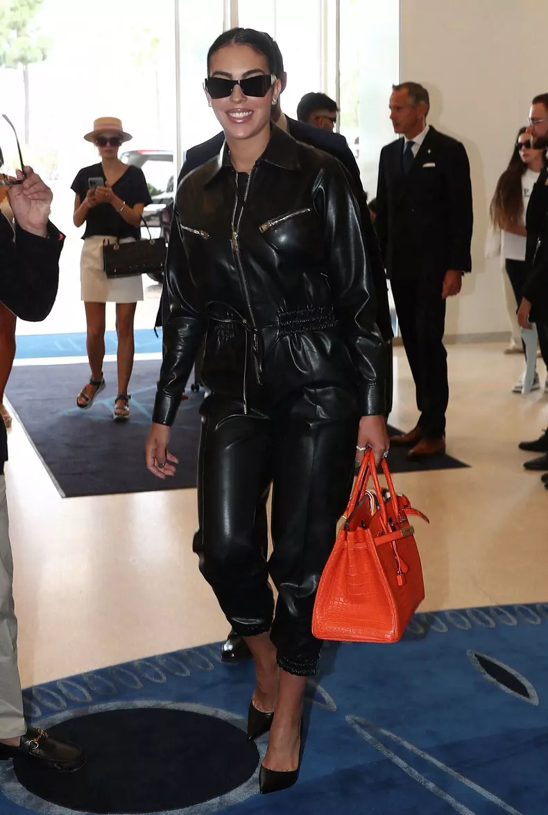 Georgina Rodriguez arrive à l'hôtel "Martinez" lors du 75ème Festival International du Film de Cannes