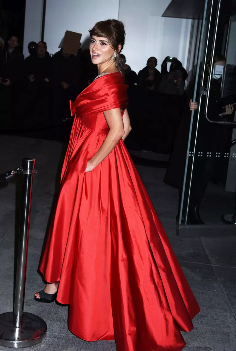 Penelope Cruz a strălucit într-o ținută Chanel la un eveniment din New York. Actrița, numită „artistă de importanță globală”