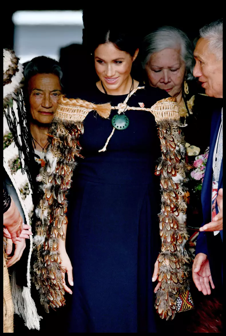 De ce poartă Meghan Markle ținute bleumarin
