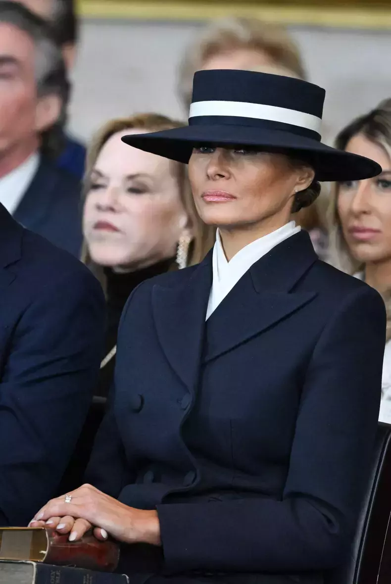 tinuta-melania-trump-scaled