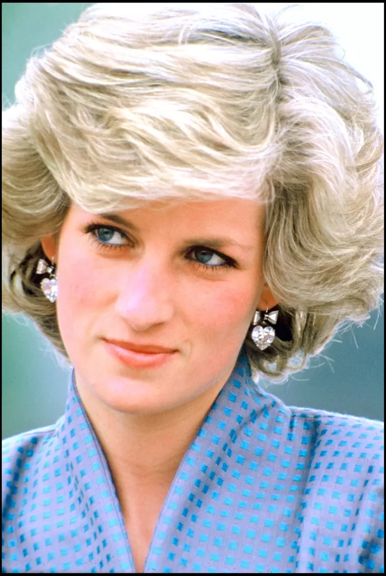 de-ce-biograful-printesei-diana-a-fost-cutremurat-de-interpretarea-lui-elizabeth-debicki-din-the-crown-6