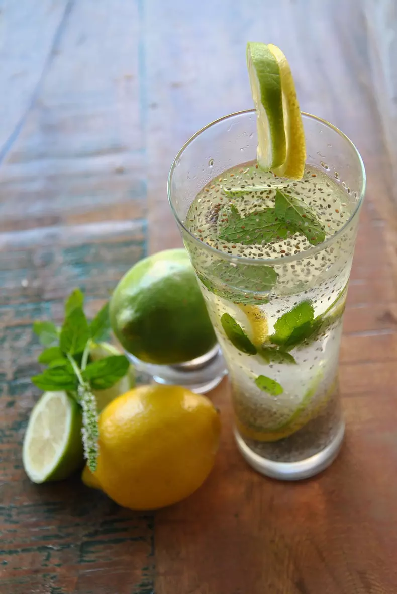 chia-lemonade-g942010514_1280