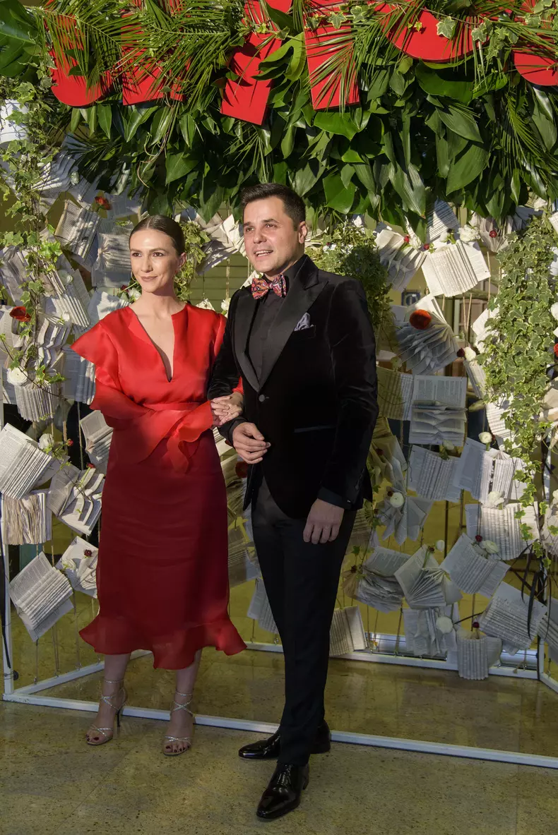 Adela Popescu și Cove