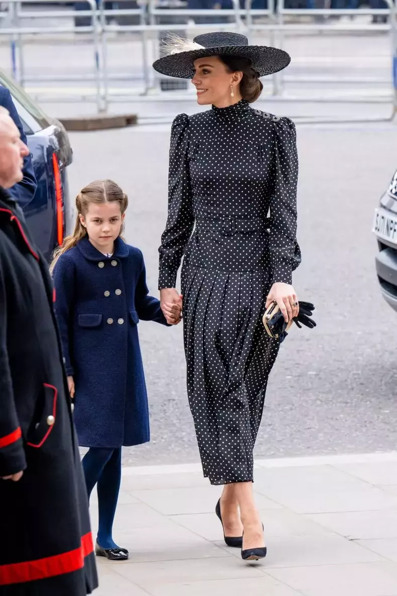 kate-middleton-profimedia-0673904905-854x1280-2