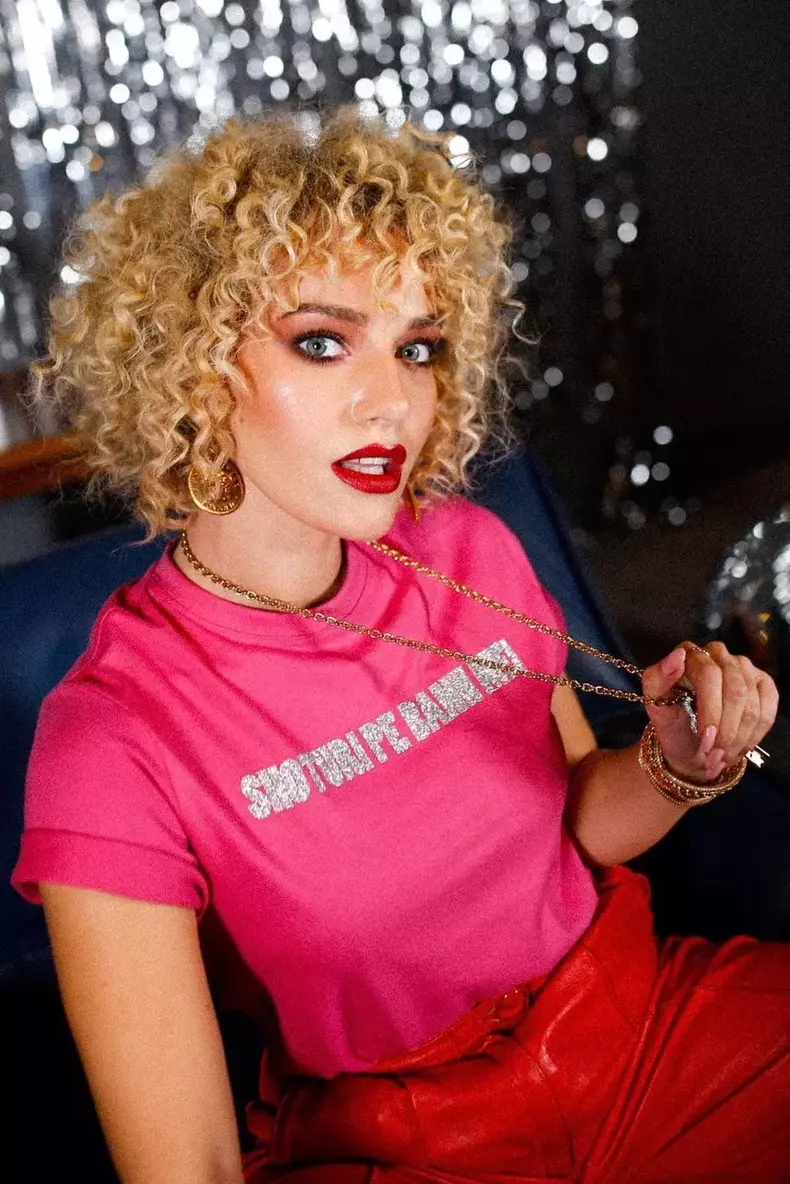 alexia-talavutis-513243l