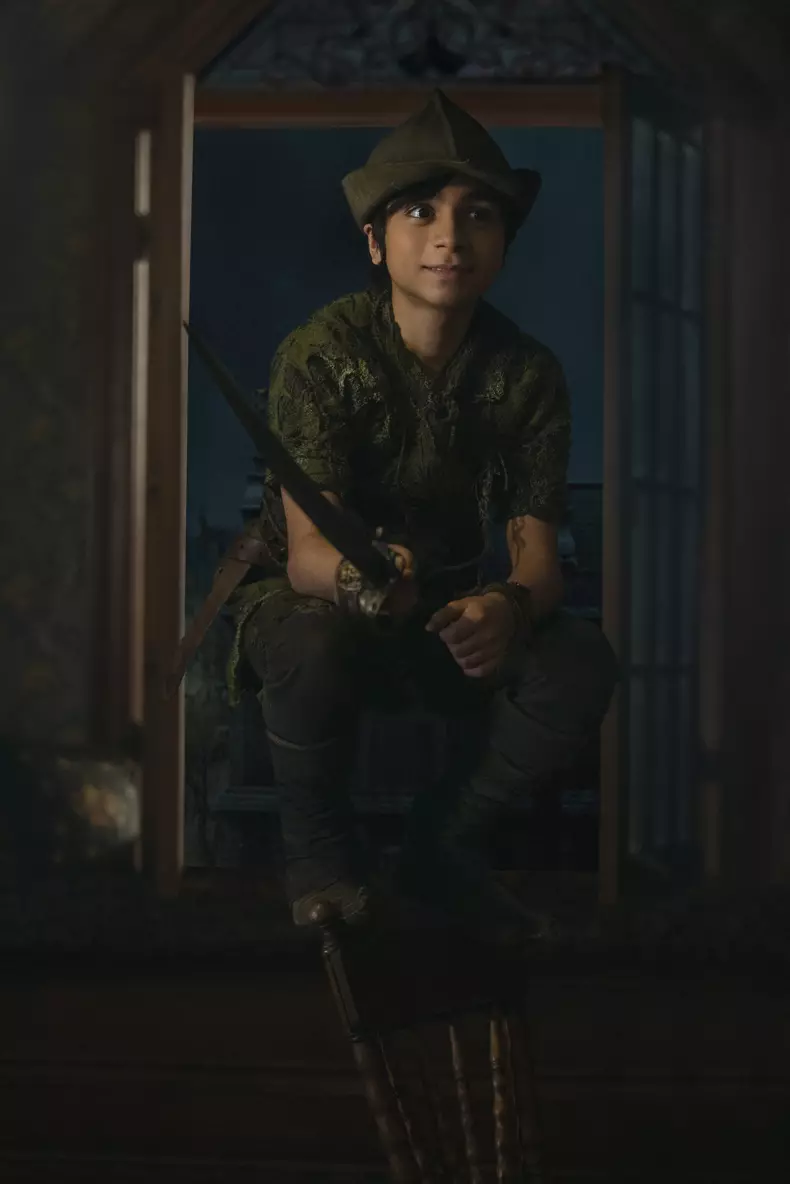 Alexander Molony - Peter Pan & Wendy Disney Plus