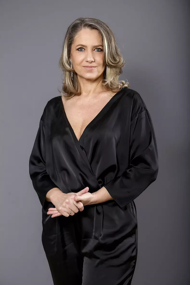 Ioana Abur joacă în Lia – Soția soțului meu