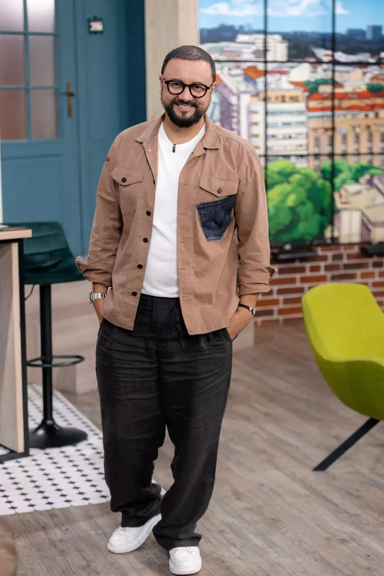 catalin maruta cu ochelari