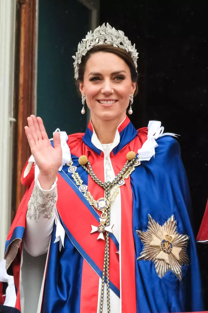 Kate Middleton strălucește cu o tiară veche de 100 de ani