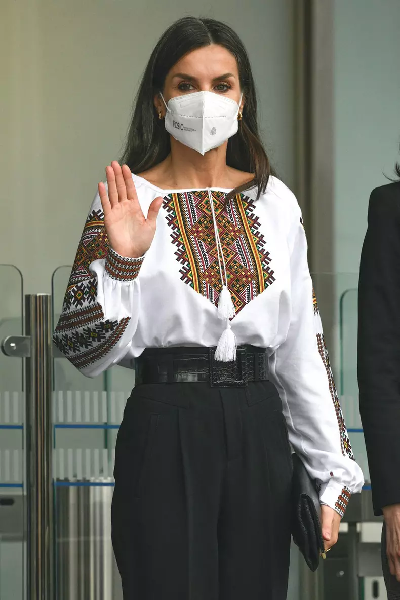 The Queen arrives at the presentation of the 'X Annual Call for Grants for Social Projects of the Mutua Madrileña Foundation'.