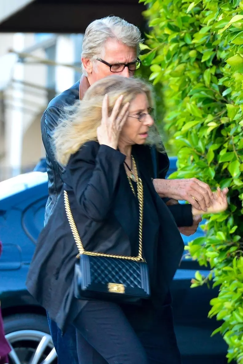 *EXCLUSIVE* Barbra Streisand and James Brolin have a date nite dinner at Giorgio Baldi
