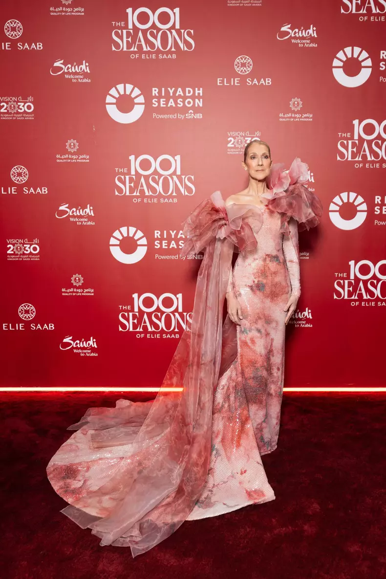 Photocall du défilé anniversaire Elie Saab "1001 Seasons of Elie Saab" à l'espace "The Venue" à Riyad, Arabie saoudite