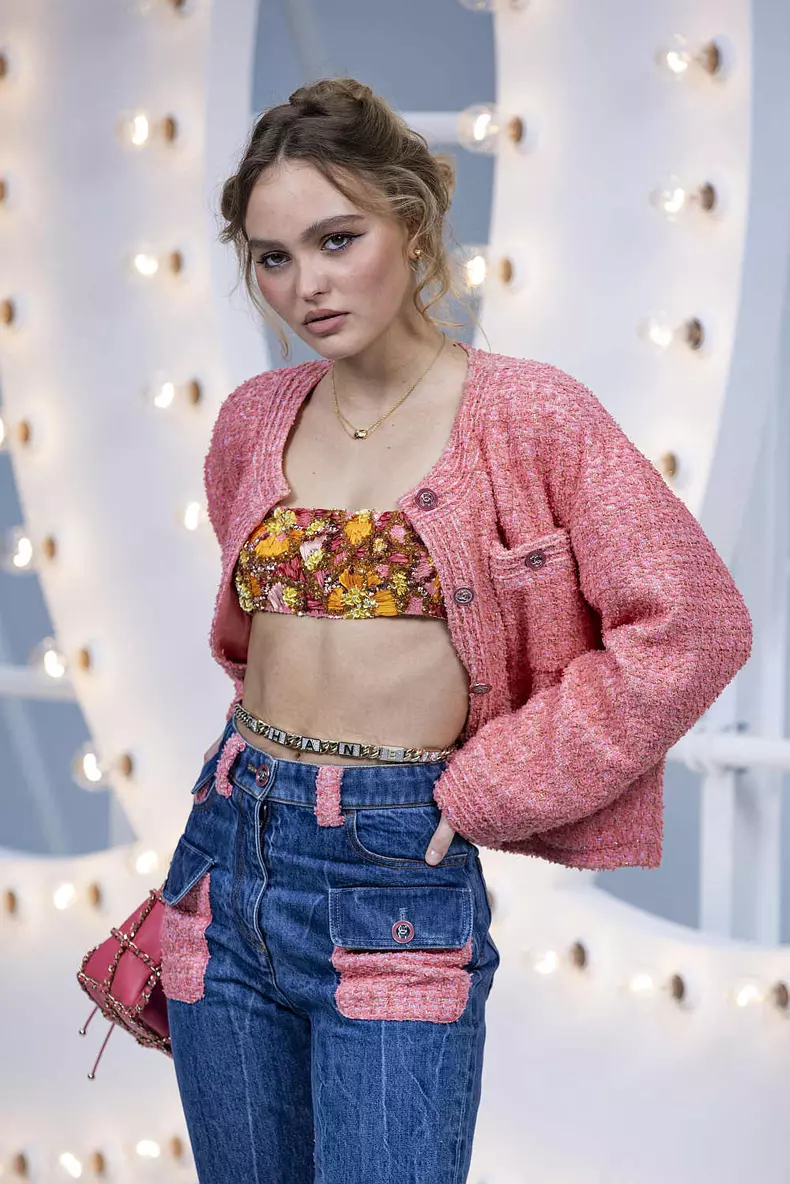 Photocall du défilé de mode prêt-à-porter printemps-été "Chanel" au Grand Palais à Paris