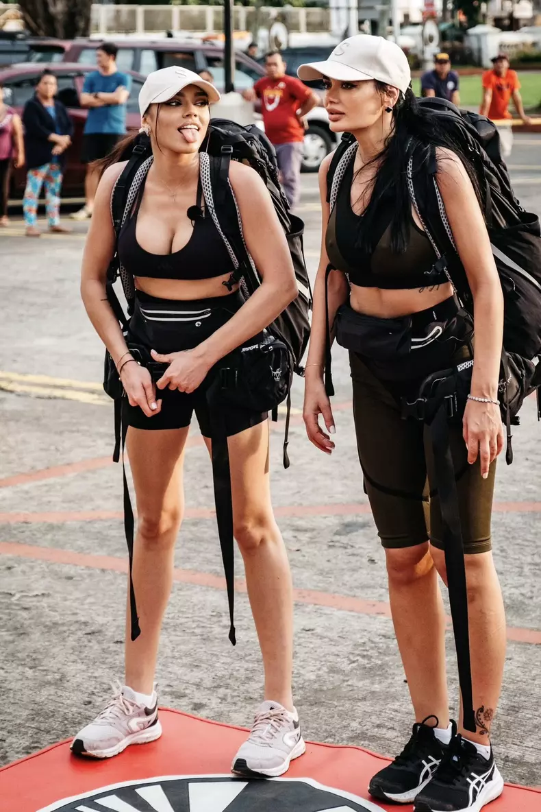 Karmen-si-Olga-Barcari-Asia-Express-15